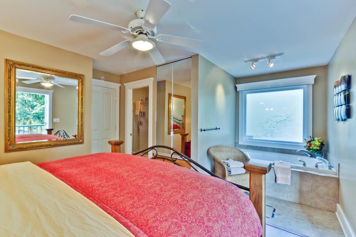 Bonniebrook Lodge Gibsons Bagian luar foto